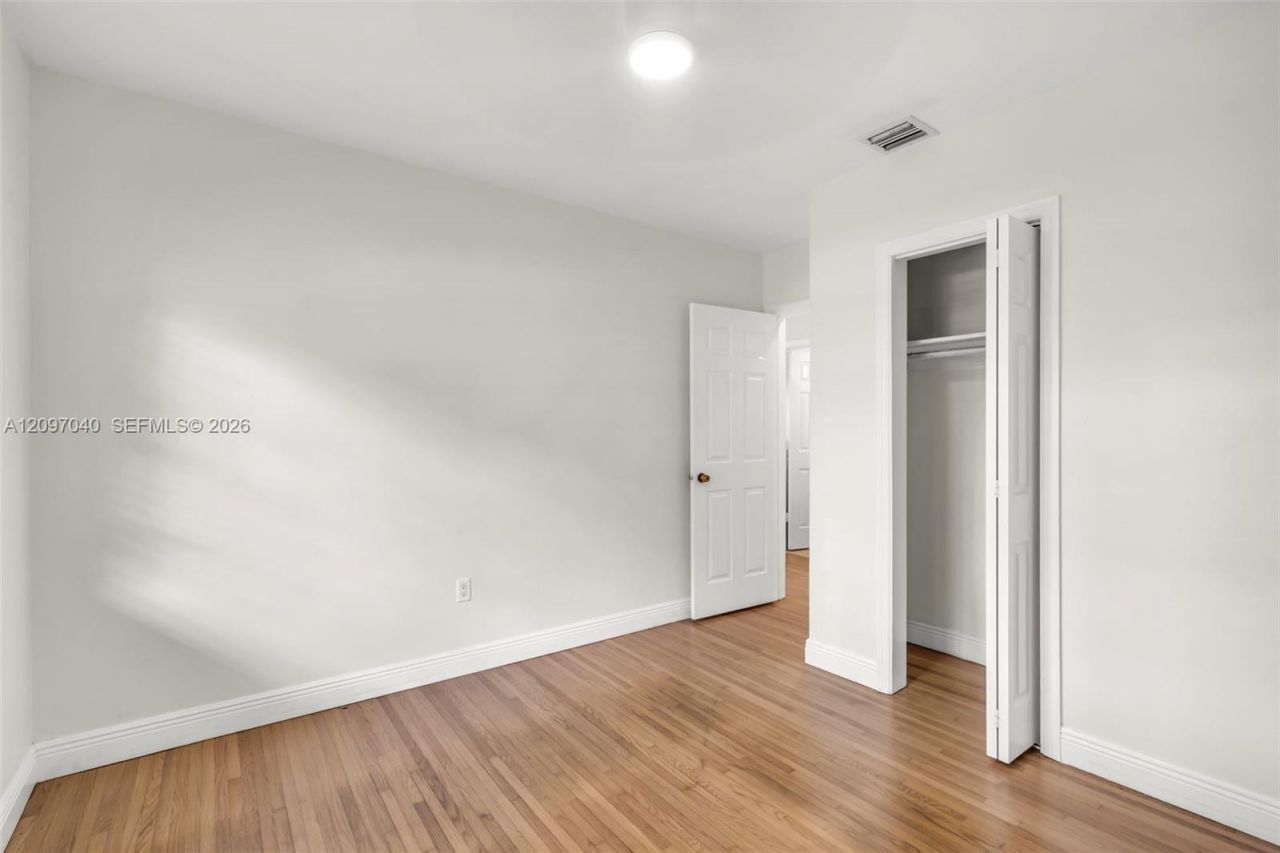 4390 SW 10th St , Unit 4390, Miami, FL 33134 Photo