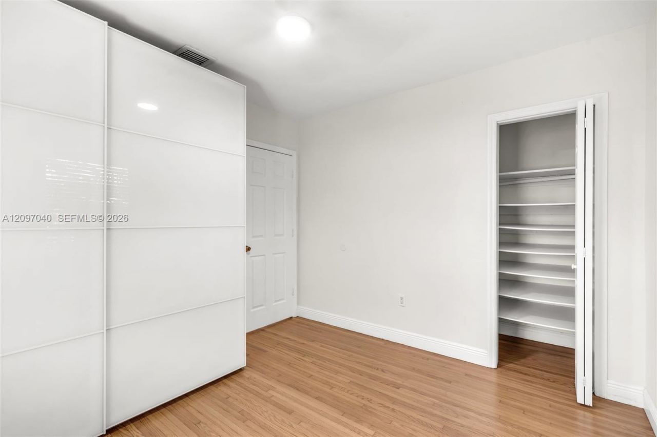 4390 SW 10th St , Unit 4390, Miami, FL 33134 Photo
