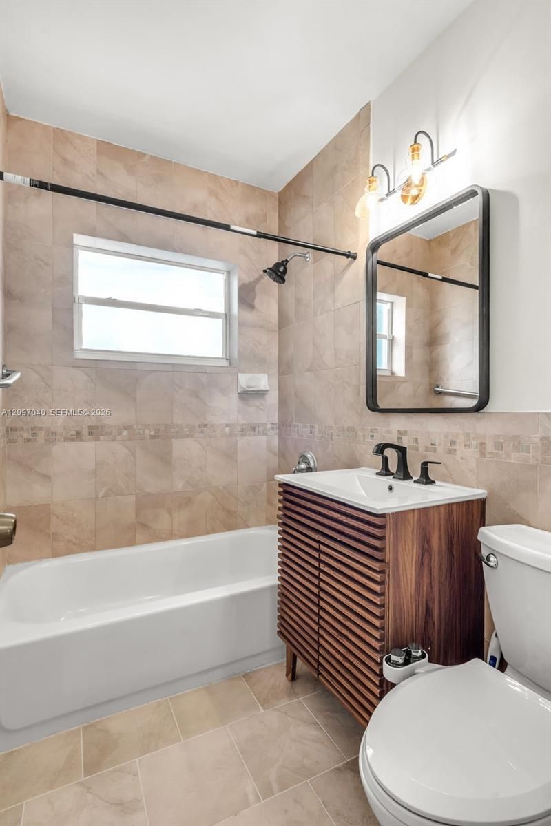 4390 SW 10th St , Unit 4390, Miami, FL 33134 Photo