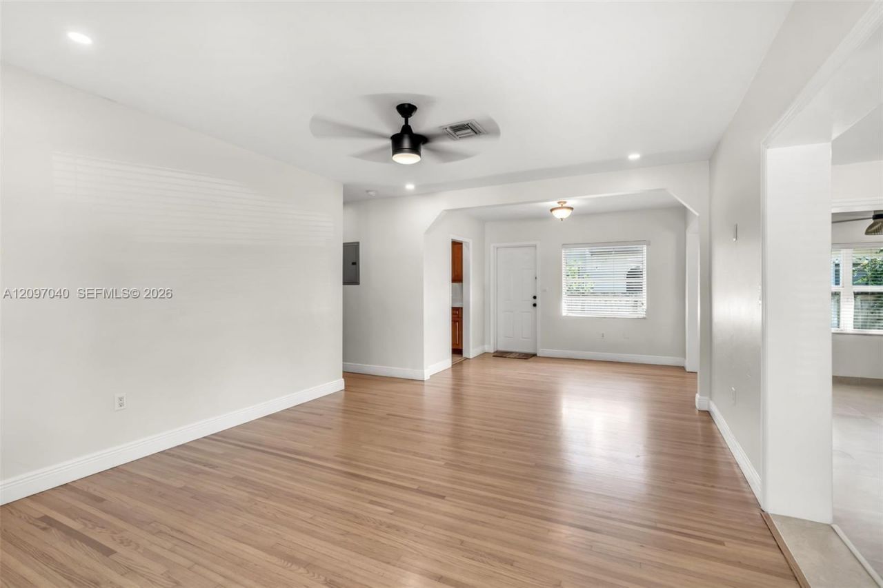 4390 SW 10th St , Unit 4390, Miami, FL 33134 Photo