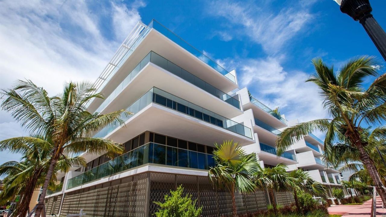 300 Collins Ave , Unit PH2, Miami Beach, FL 33139 Photo
