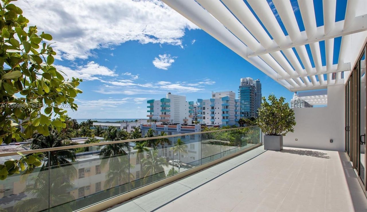 300 Collins Ave , Unit PH2, Miami Beach, FL 33139 Photo