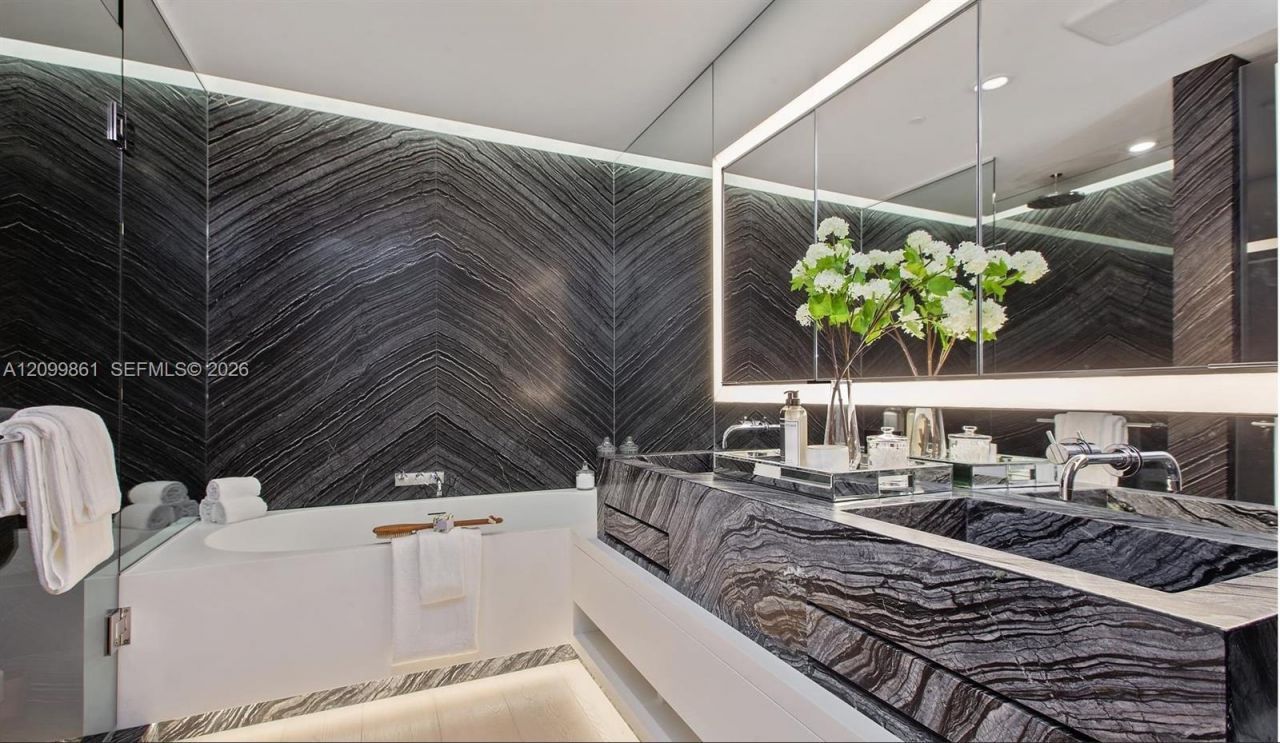 300 Collins Ave , Unit PH2, Miami Beach, FL 33139 Photo