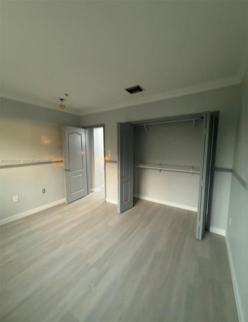 17800 NW 73rd Ave , Unit 205-21, Hialeah, FL 33015 Photo