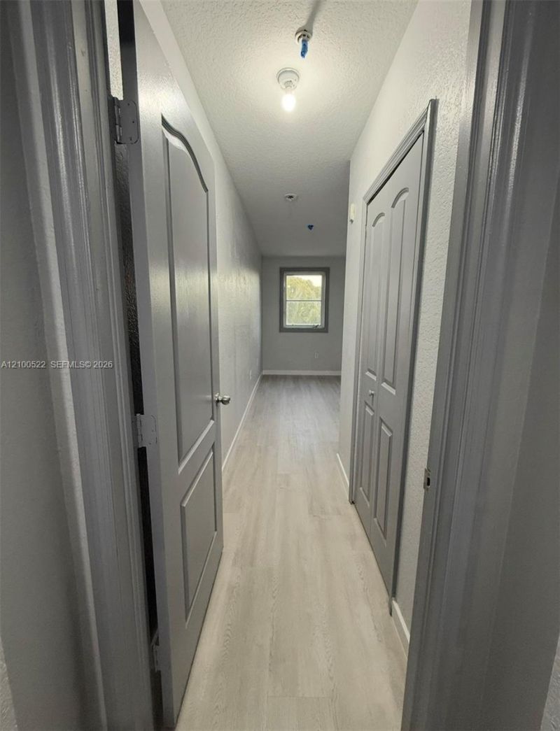 17800 NW 73rd Ave , Unit 205-21, Hialeah, FL 33015 Photo