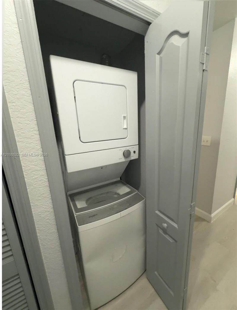17800 NW 73rd Ave , Unit 205-21, Hialeah, FL 33015 Photo