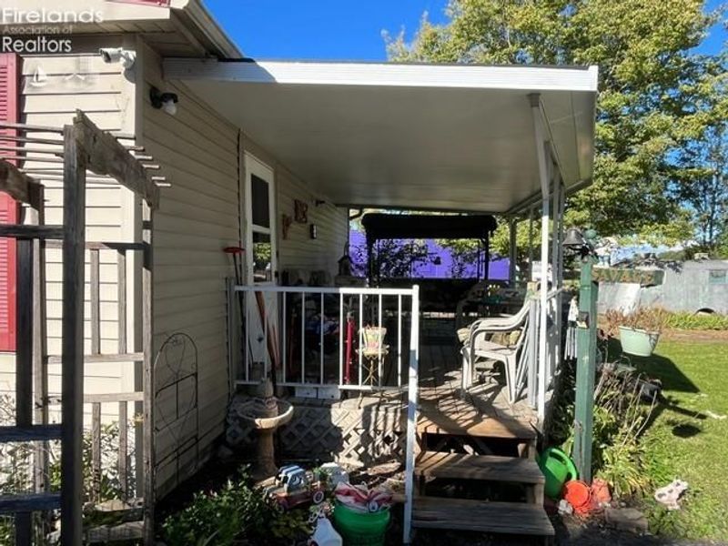 7810 Hayes Ave, Sandusky, OH 44870 Photo 2
