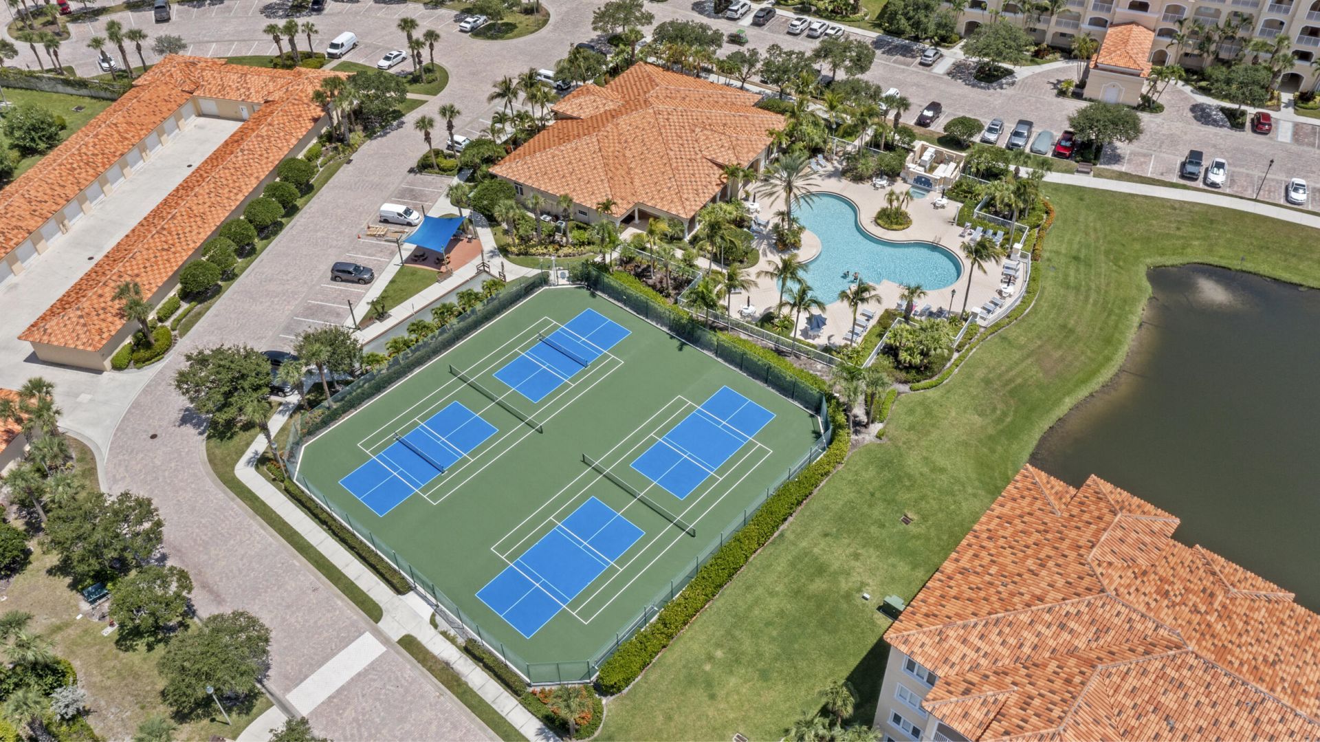 9 Harbour Isle Drive E, Unit 102, Fort Pierce, FL 34949 Photo