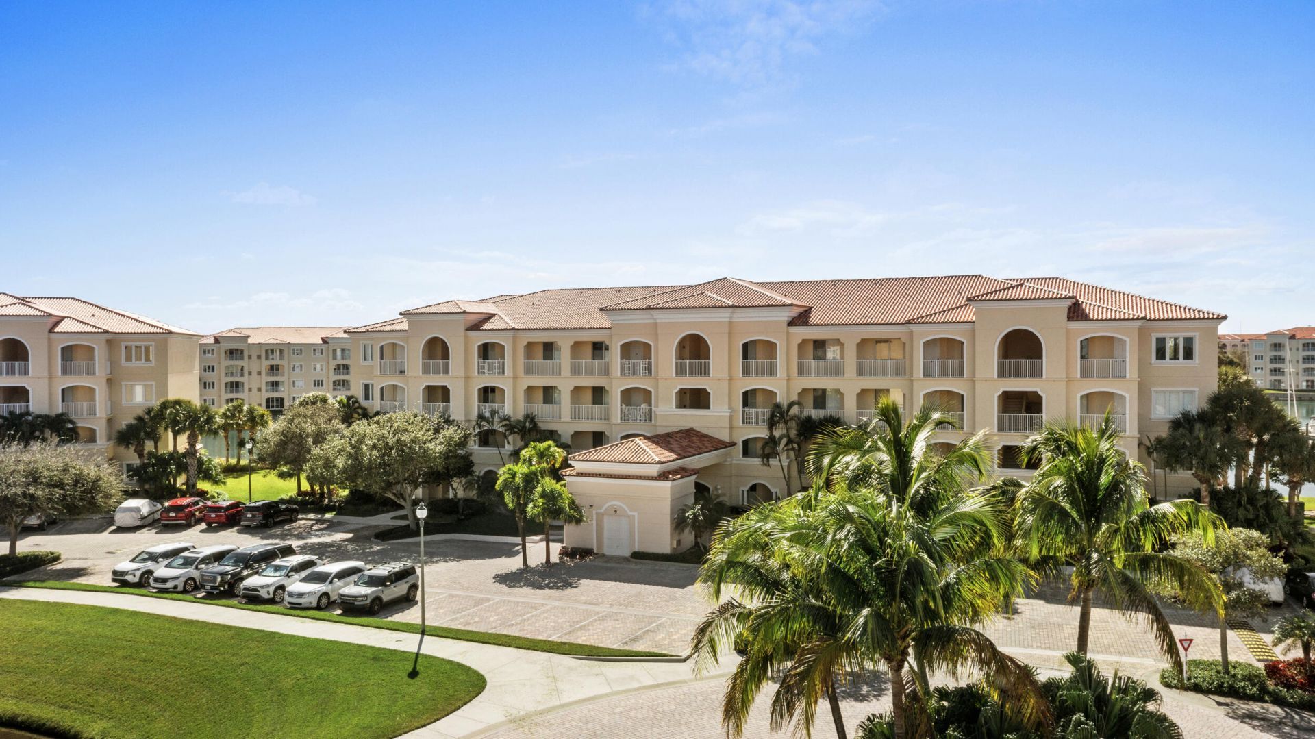 9 Harbour Isle Drive E, Unit 102, Fort Pierce, FL 34949 Photo