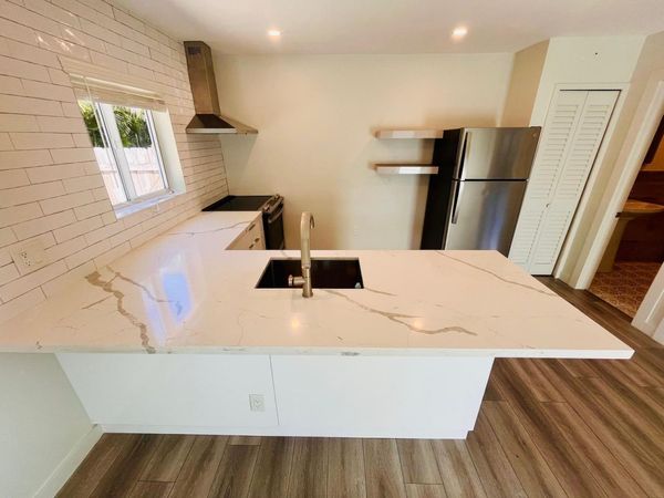 1215 NE 17th Avenue, Unit 7, Fort Lauderdale, FL 33304
