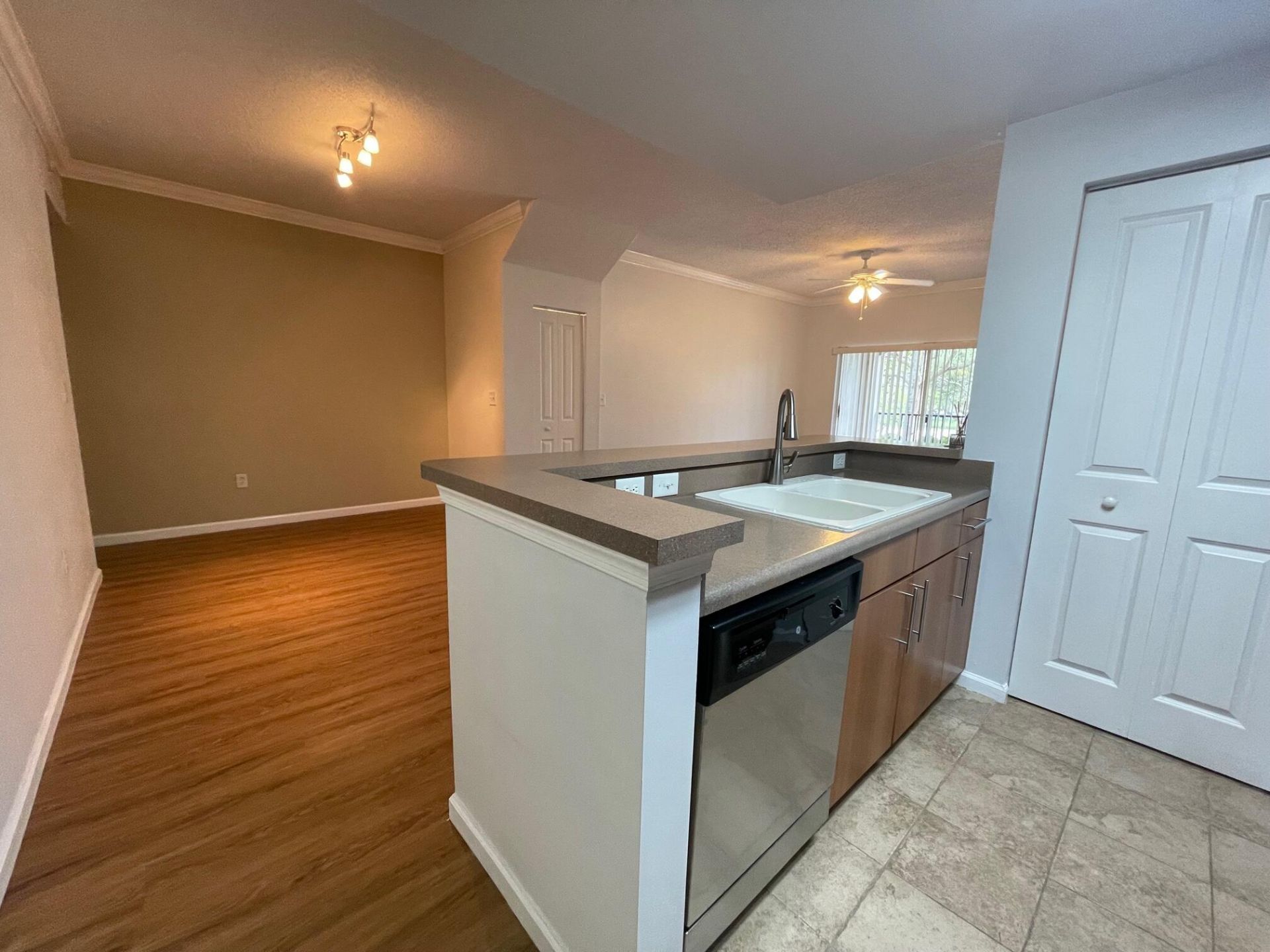 5920 W Sample Road, Unit 203, Coral Springs, FL 33063 Photo