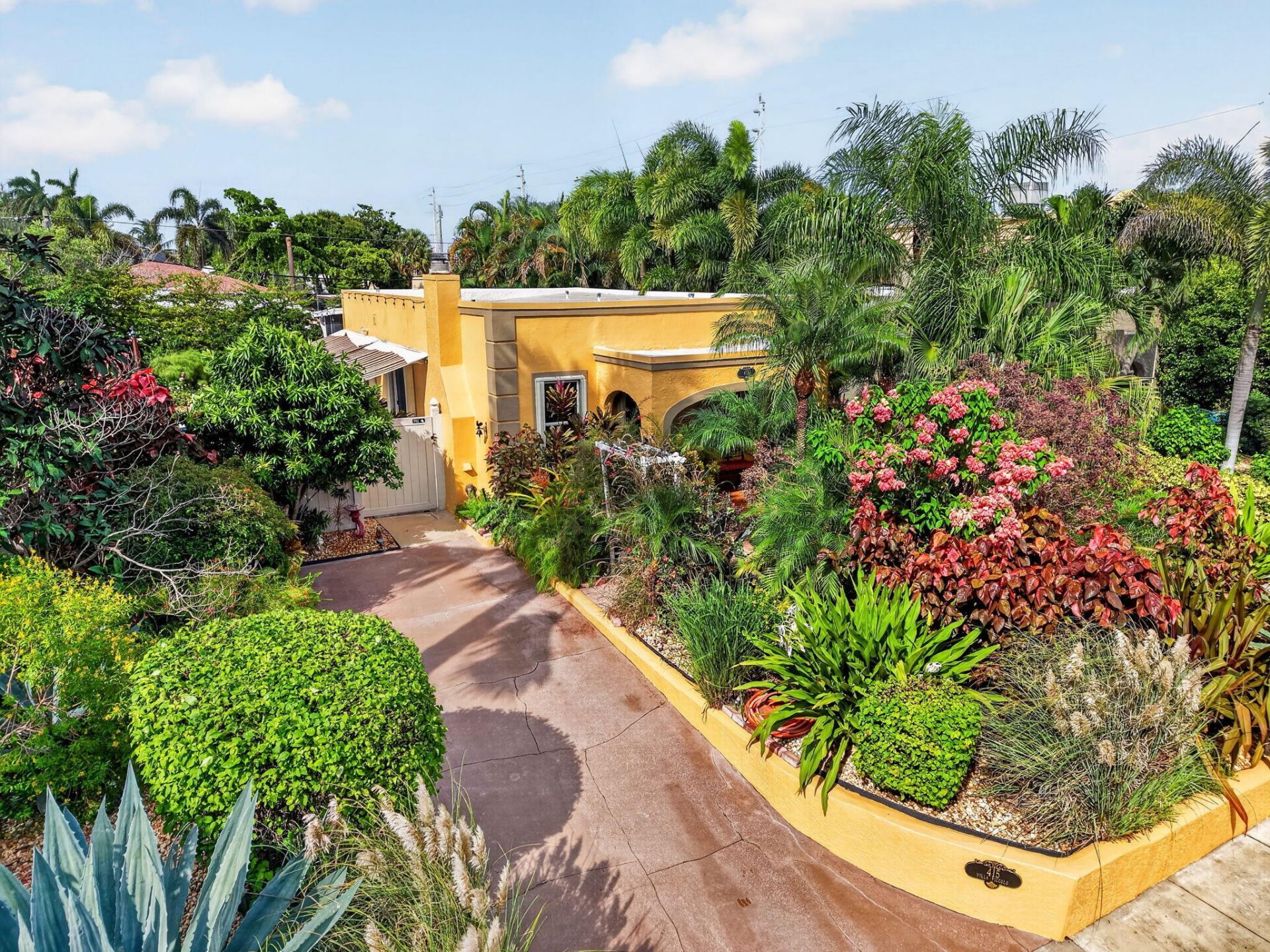 415 Colonial Road, West Palm Beach, FL 33405 Photo