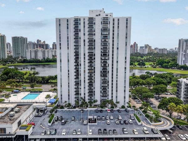 3625 N Country Club Drive, Unit 1807, Aventura, FL 33180
