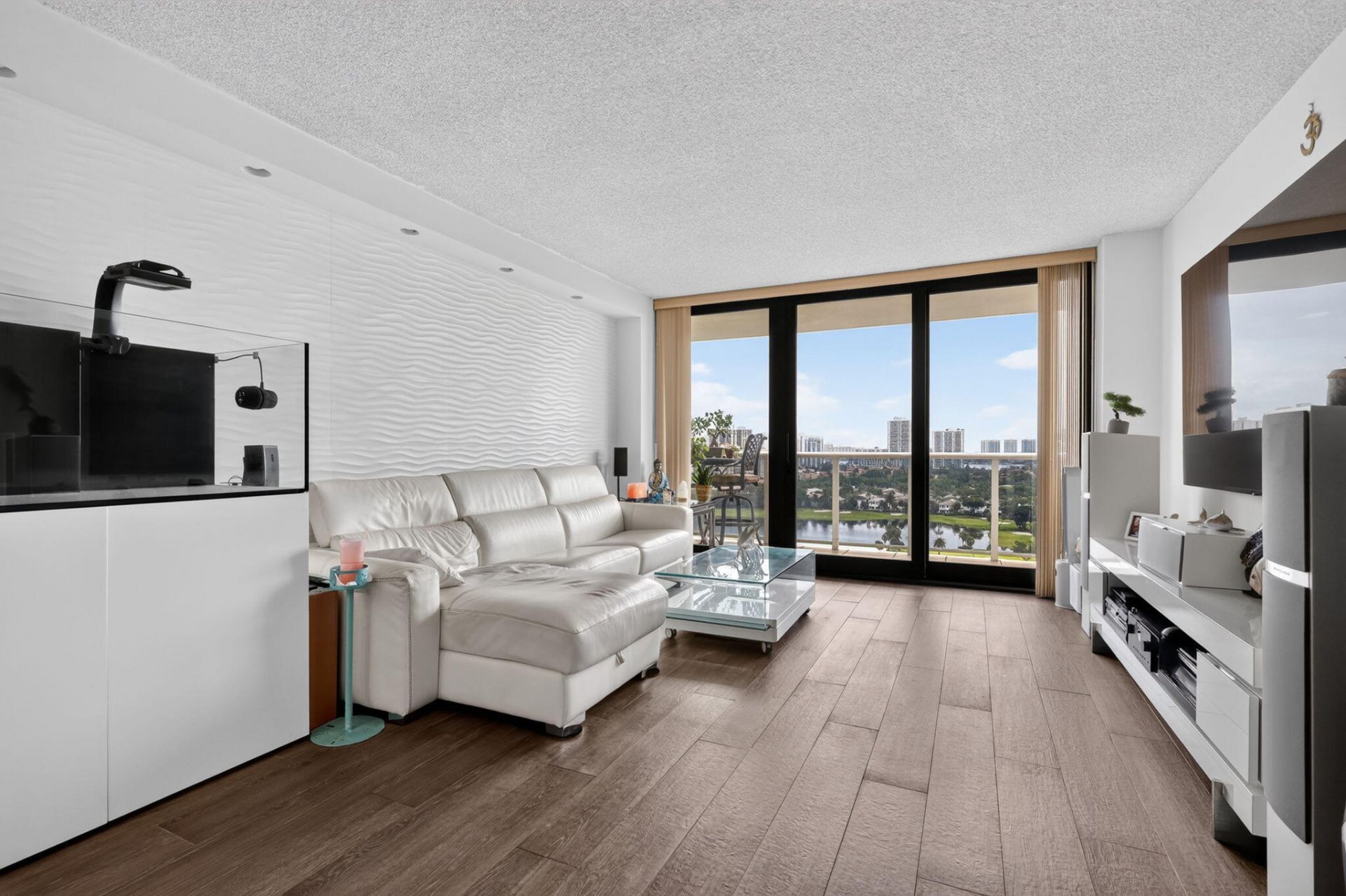 3625 N Country Club Drive, Unit 1807, Aventura, FL 33180 Photo