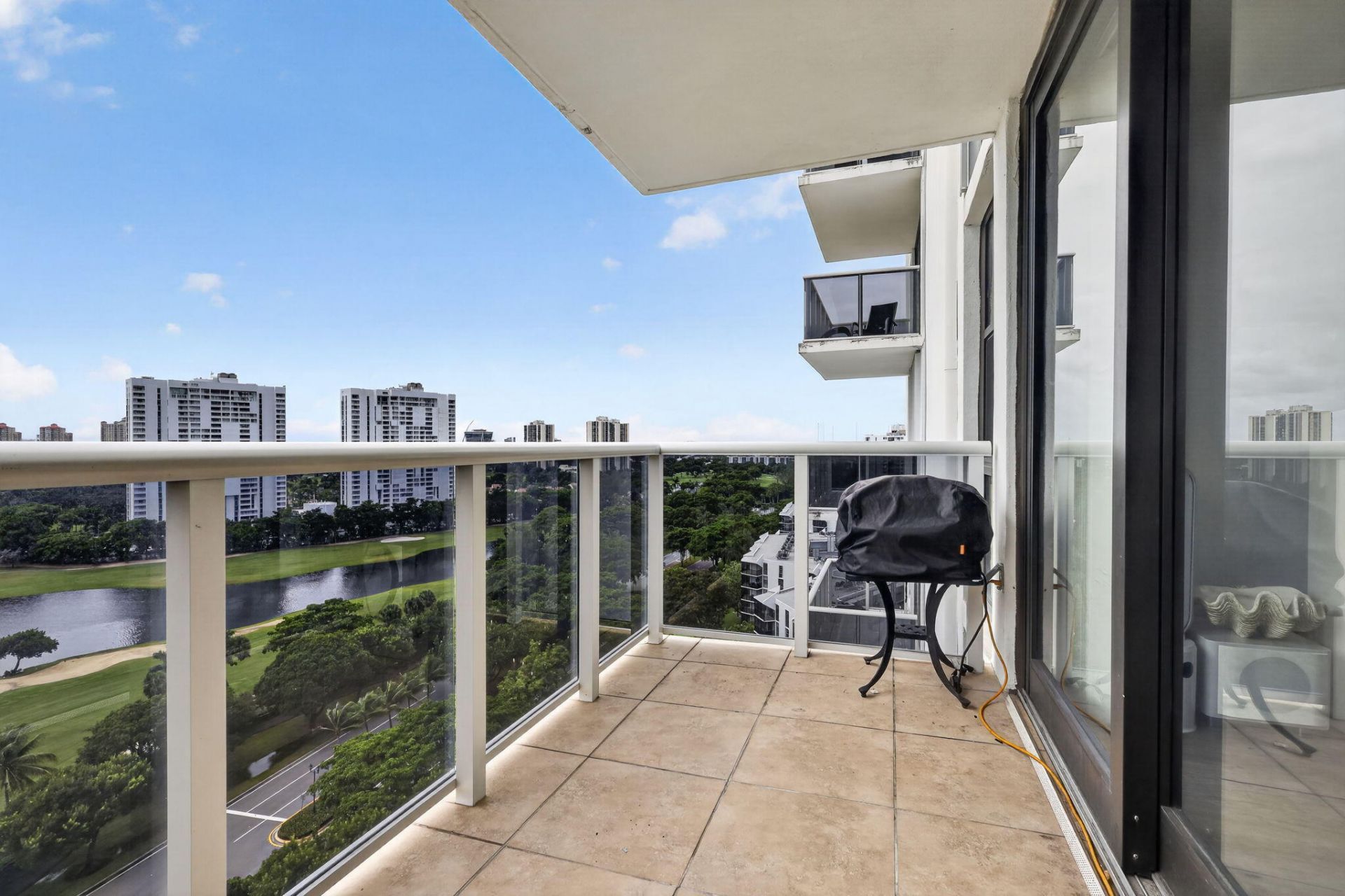 3625 N Country Club Drive, Unit 1807, Aventura, FL 33180 Photo