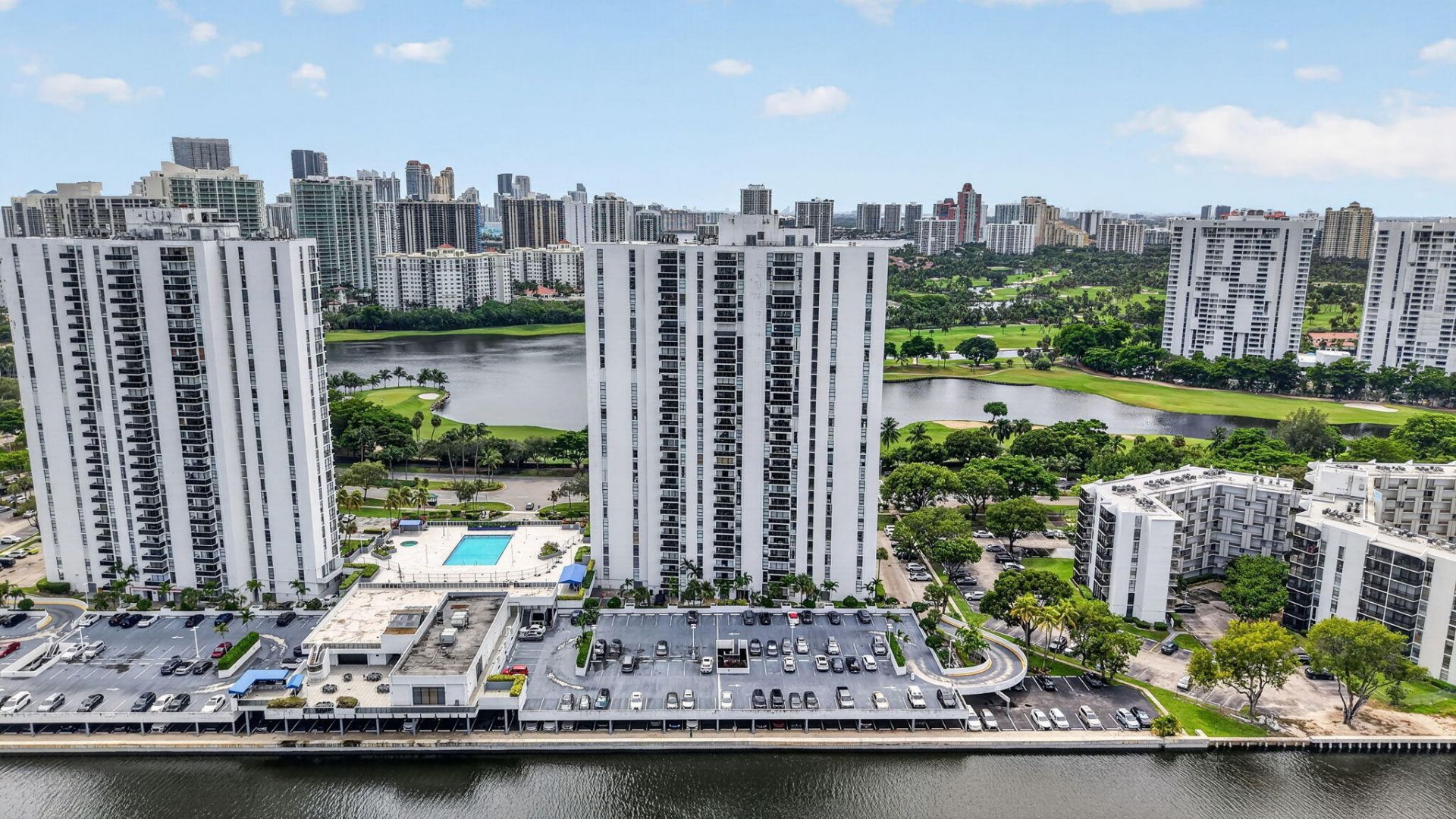 3625 N Country Club Drive, Unit 1807, Aventura, FL 33180 Photo
