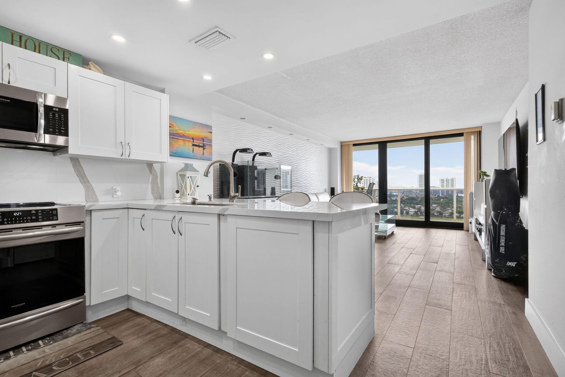 3625 N Country Club Drive, Unit 1807, Aventura, FL 33180 Photo
