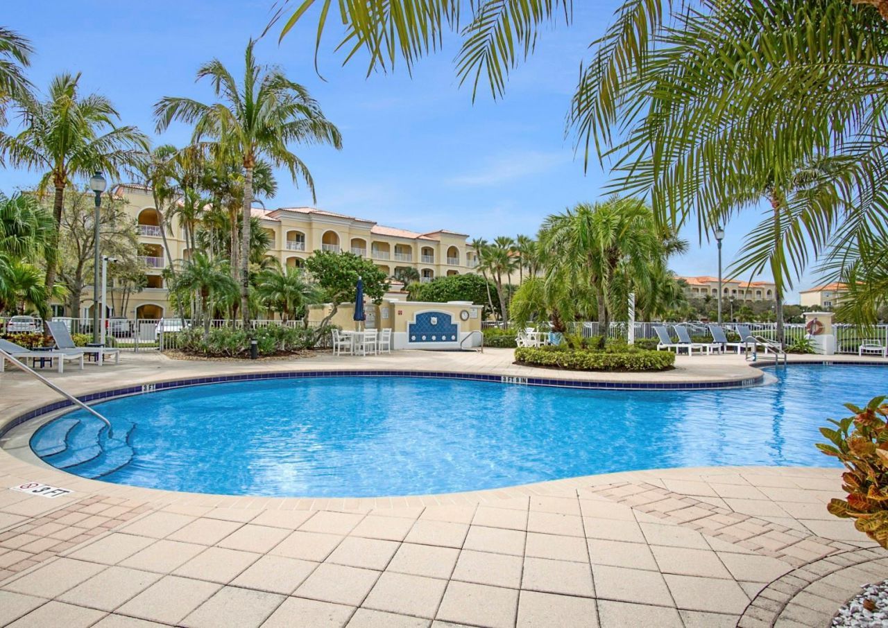 9 Harbour Isle Drive E, Unit 102, Fort Pierce, FL 34949 Photo