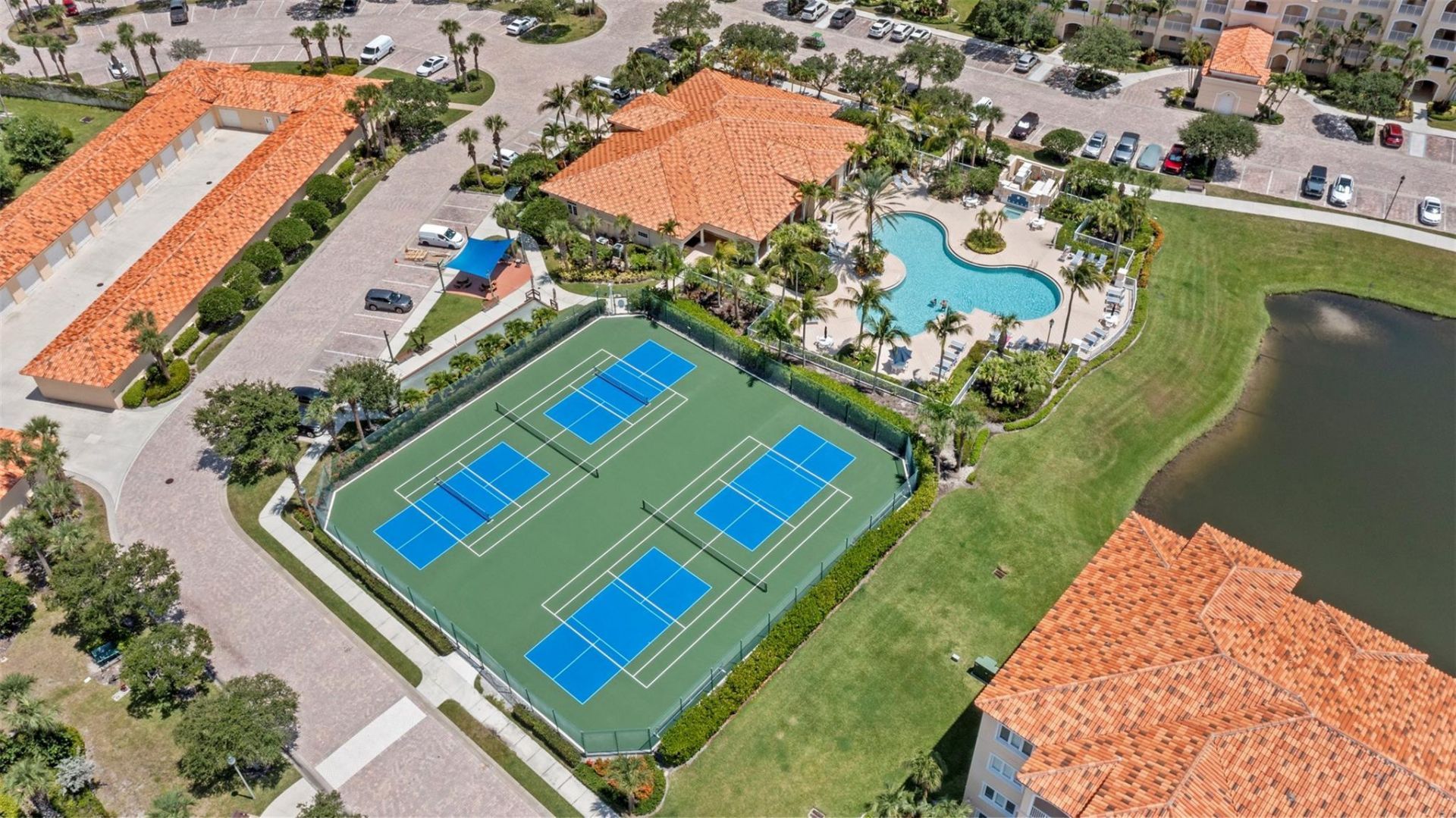 9 Harbour Isle Drive E, Unit 102, Fort Pierce, FL 34949 Photo