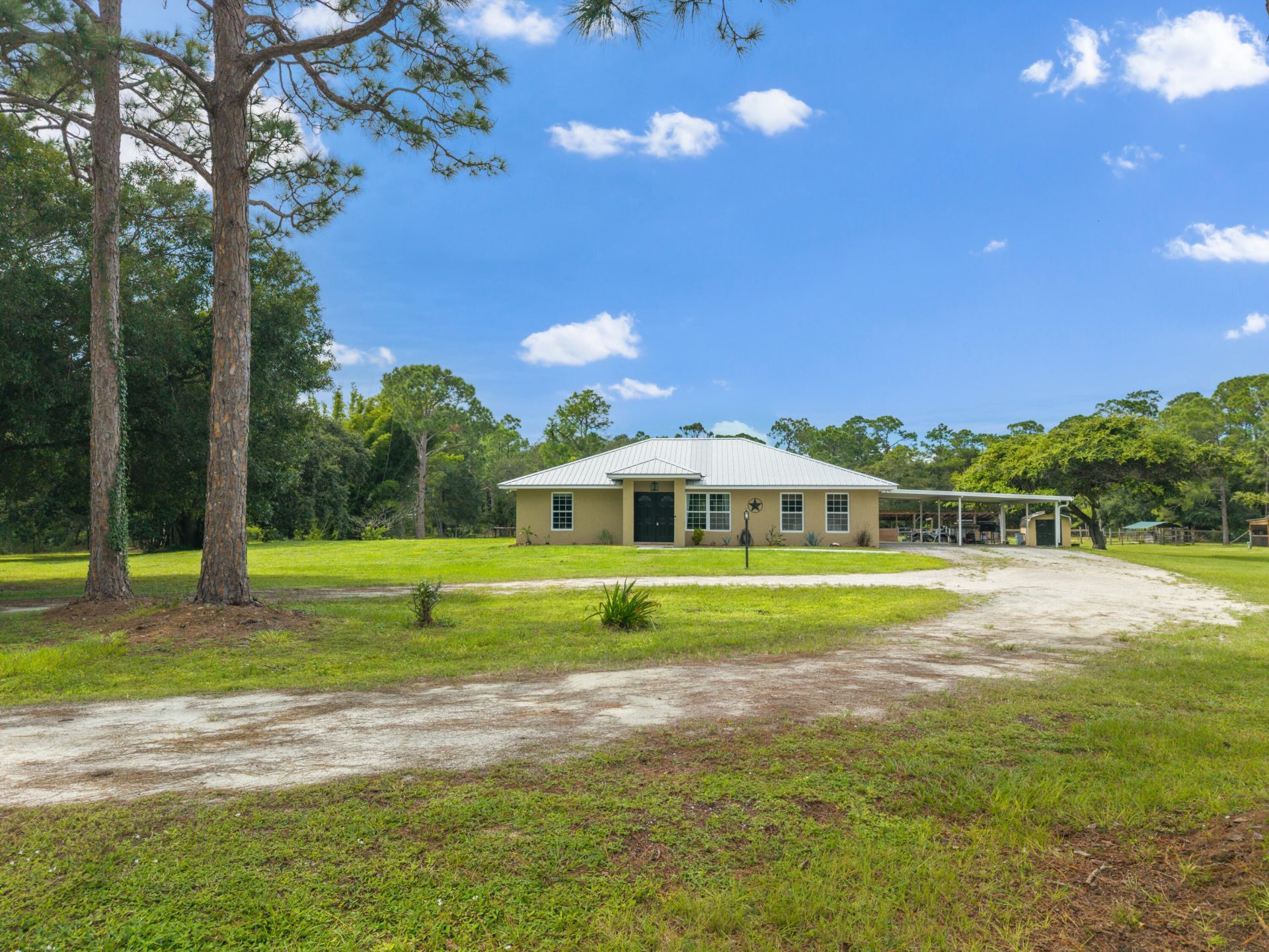 13351 NE 22nd Avenue, Okeechobee, FL 34972 Photo