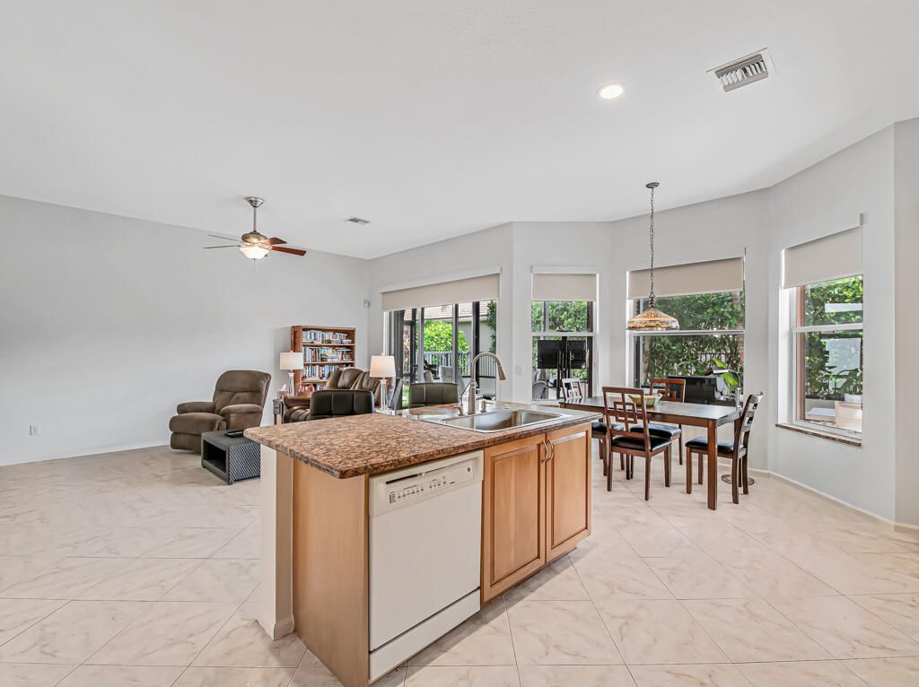 7546 Pebble Shores Terrace, Lake Worth, FL 33467 Photo