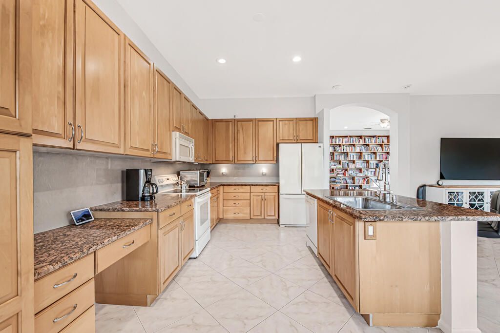 7546 Pebble Shores Terrace, Lake Worth, FL 33467 Photo