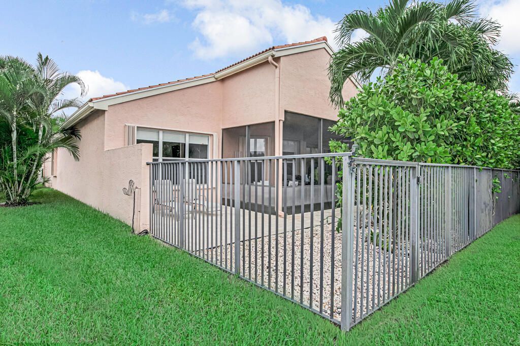 7546 Pebble Shores Terrace, Lake Worth, FL 33467 Photo