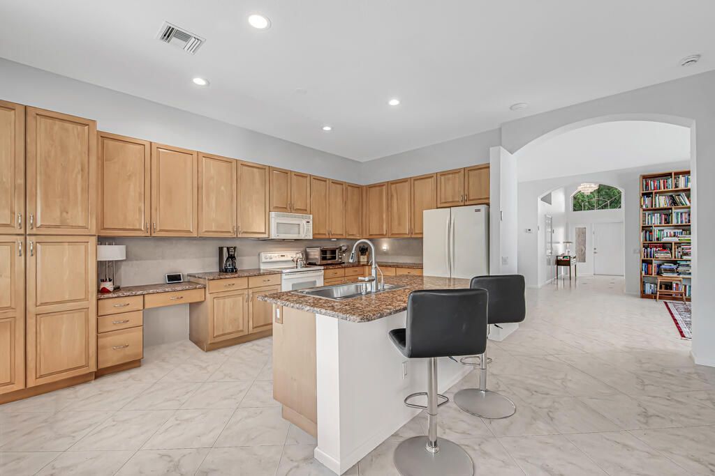 7546 Pebble Shores Terrace, Lake Worth, FL 33467 Photo