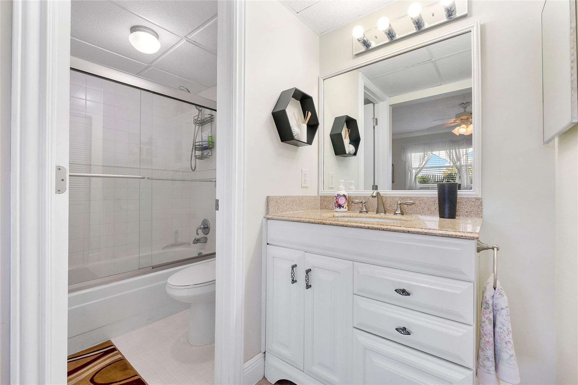 7807 Golf Cir Drive, Unit 211, Margate, FL 33063 Photo