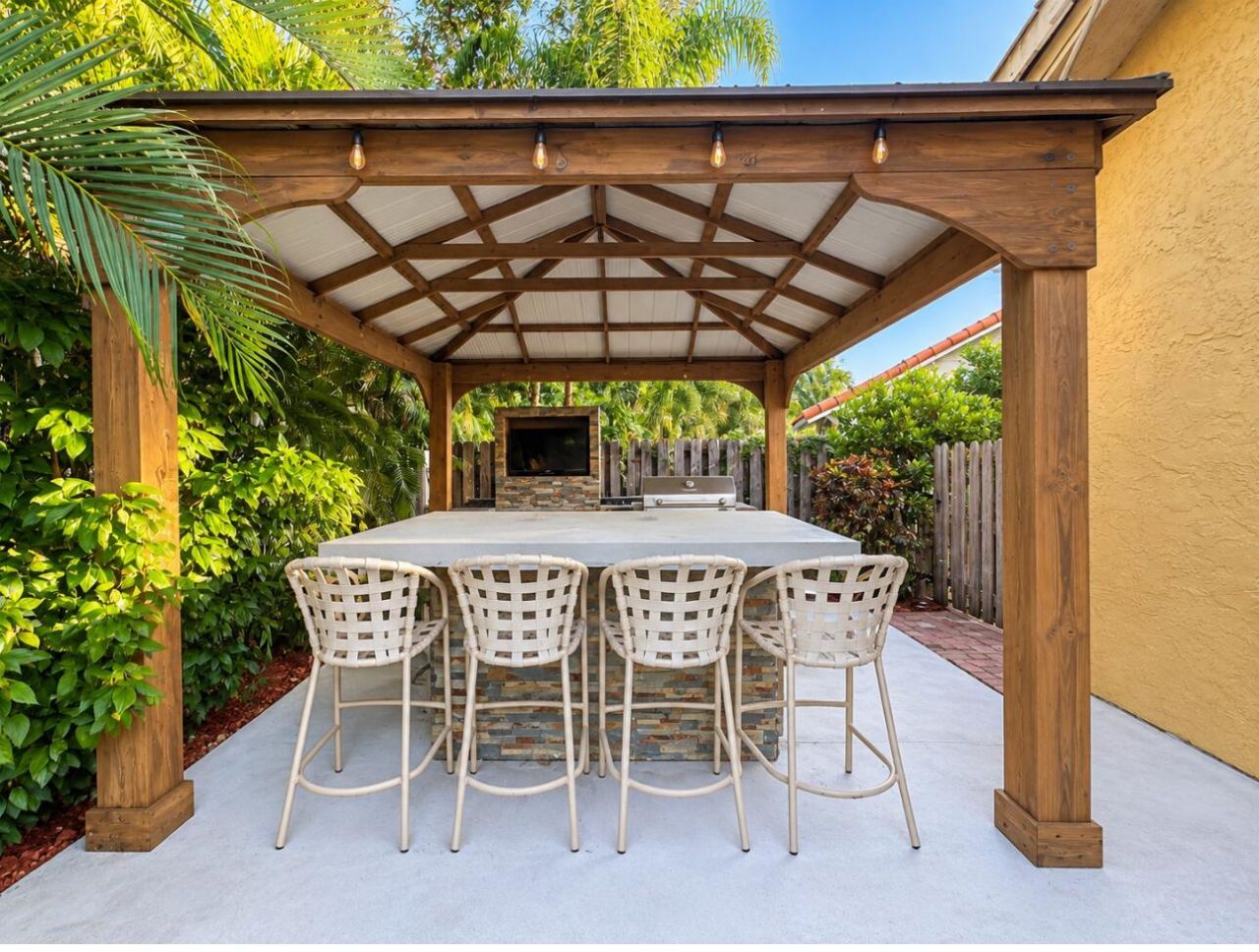 2465 Kimmie Drive, Hollywood, FL 33026 Photo