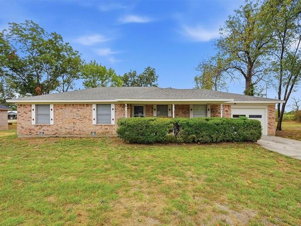 400 E Murdock Street, Collinsville, TX 76233