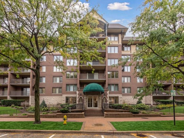 10 S Wille Street , Unit 303, Mount Prospect, IL 60056