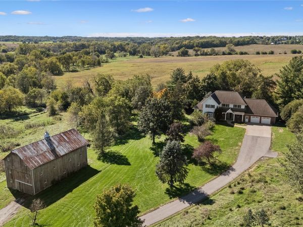 1837 Jordan Creek Road NE, Solon, IA 52333