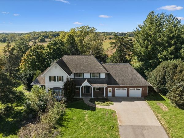 1837 Jordan Creek Road NE, Solon, IA 52333