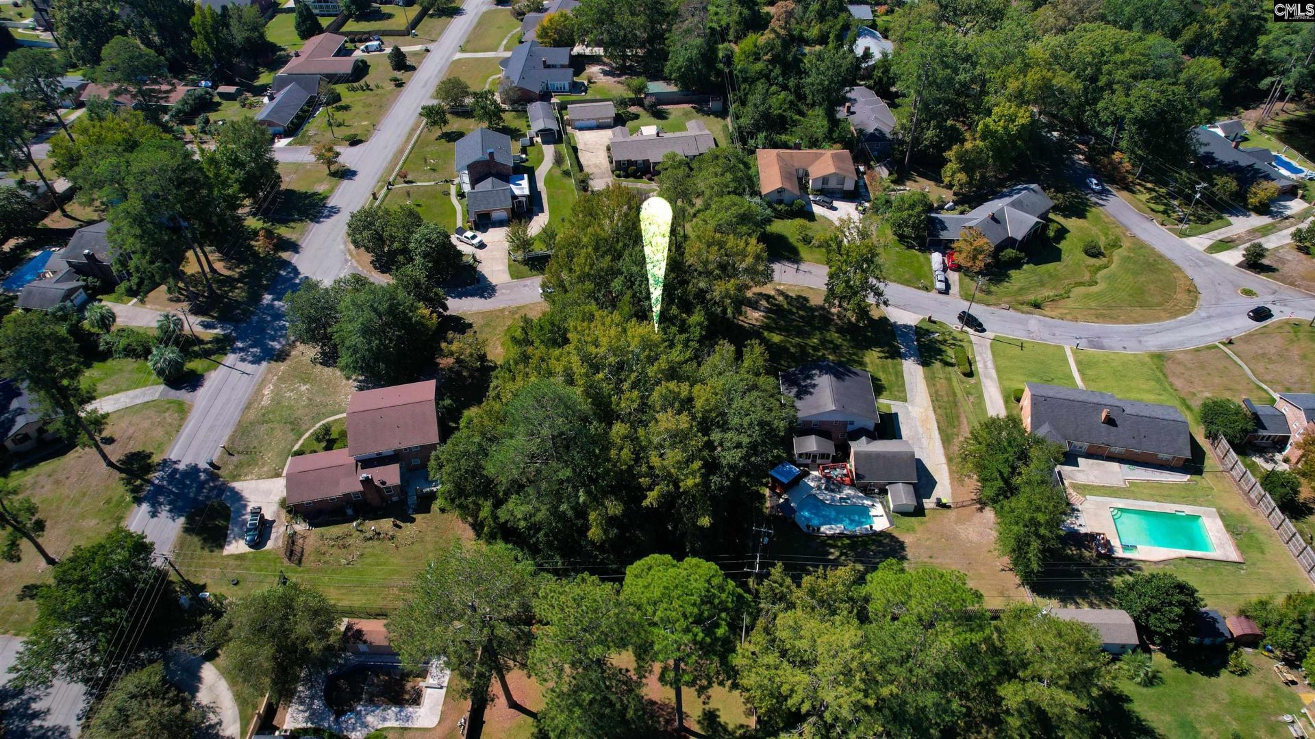 300 Harrow Drive  Photo 4