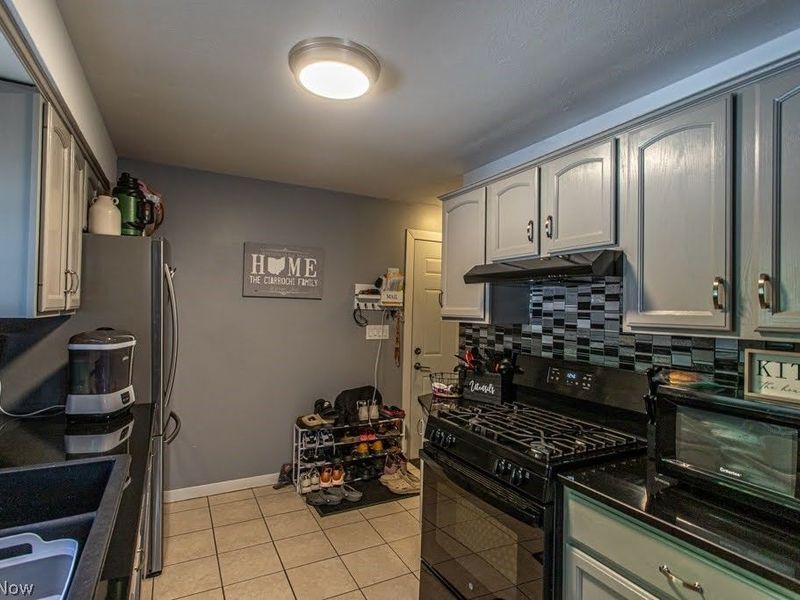 525 Towson Drive NW, Warren, OH 44483 Photo 4