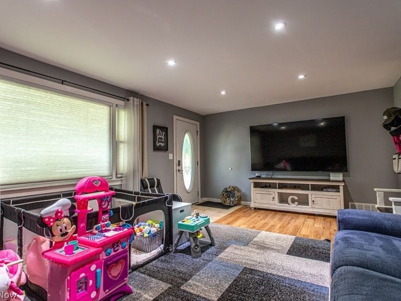 525 Towson Drive NW, Warren, OH 44483 Photo 8