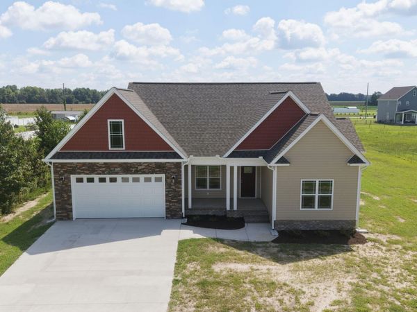 2708 Whitaker Glen Drive , Farmville, NC 27828