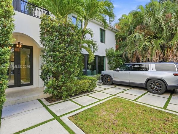 2225 Meridian Ave, Miami Beach, FL 33139