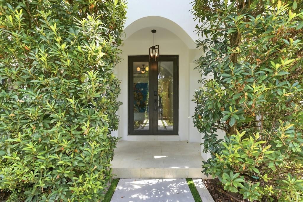 2225 Meridian Ave, Miami Beach, FL 33139 Photo
