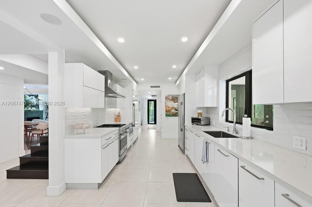 2225 Meridian Ave, Miami Beach, FL 33139 Photo