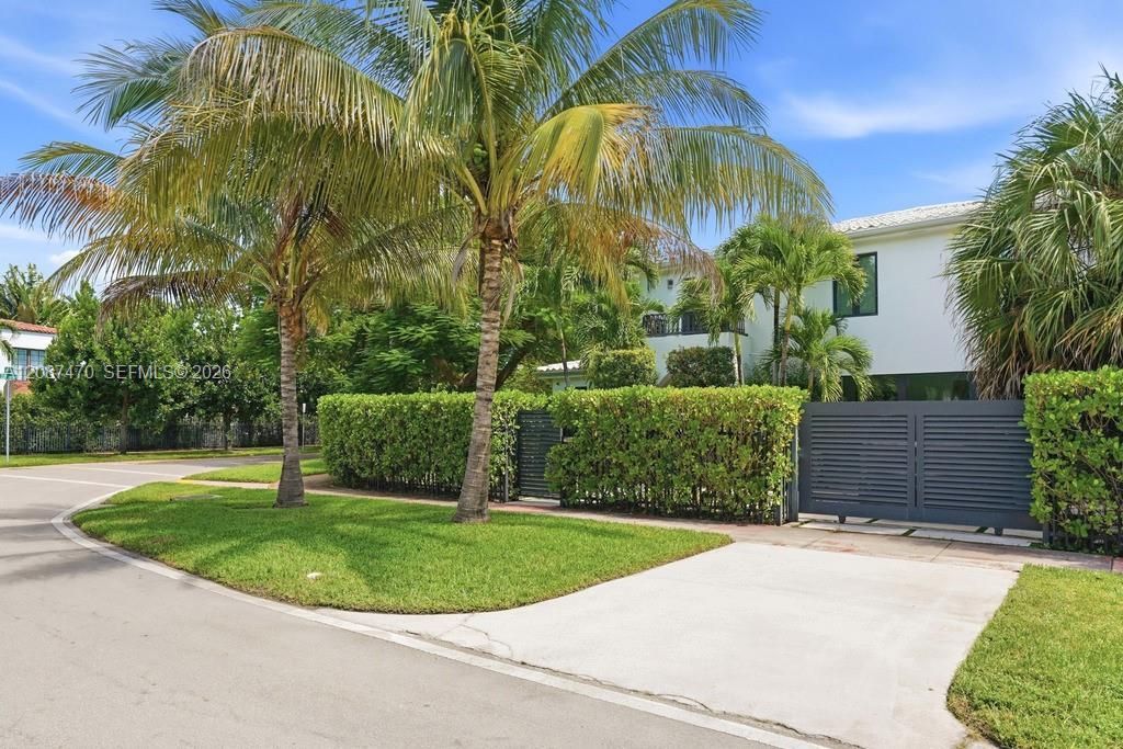 2225 Meridian Ave, Miami Beach, FL 33139 Photo