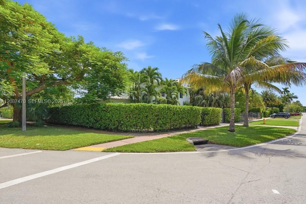 2225 Meridian Ave, Miami Beach, FL 33139 Photo