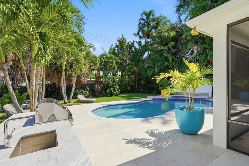 2225 Meridian Ave, Miami Beach, FL 33139 Photo