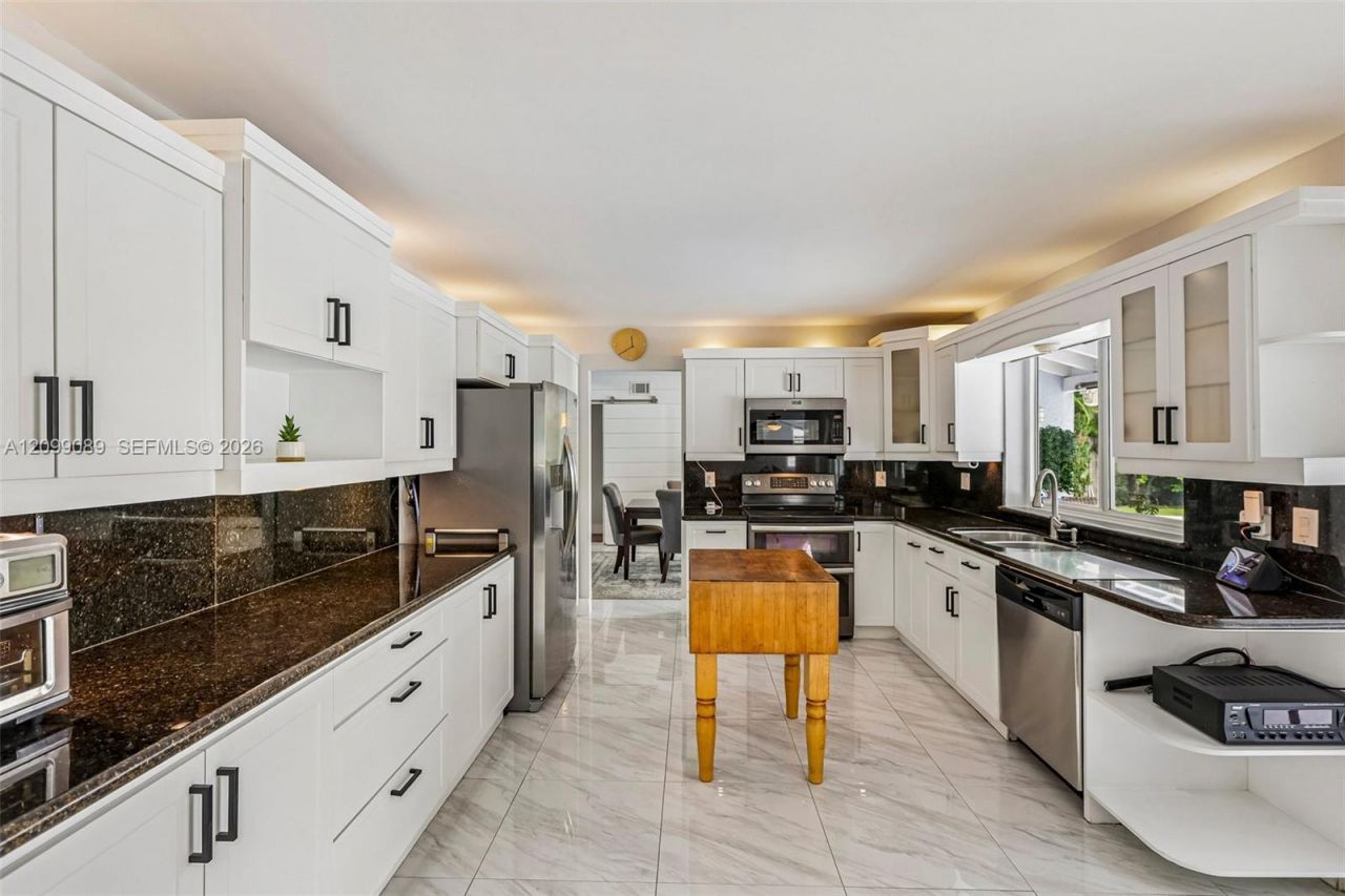 5821 Hawkes Bluff Ave , Davie, FL 33331 Photo