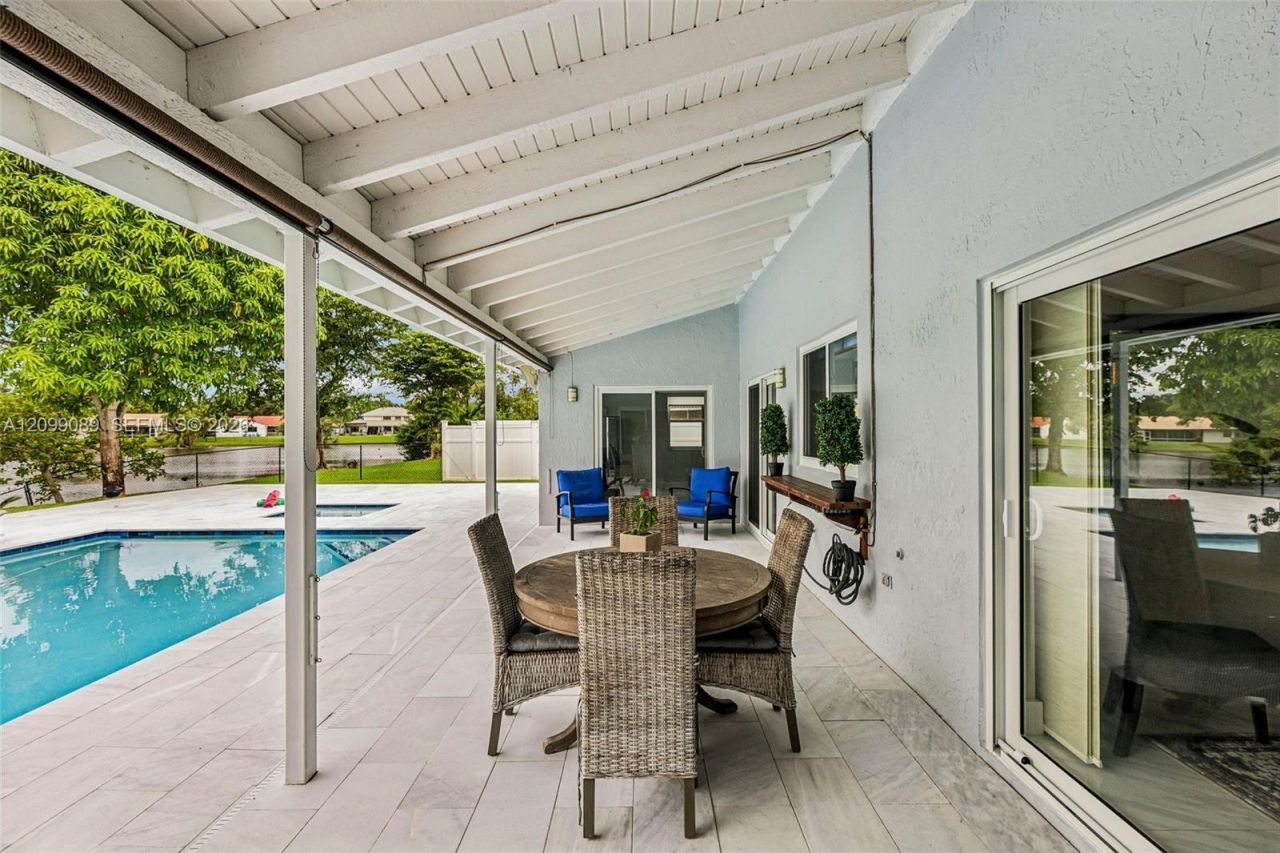 5821 Hawkes Bluff Ave , Davie, FL 33331 Photo