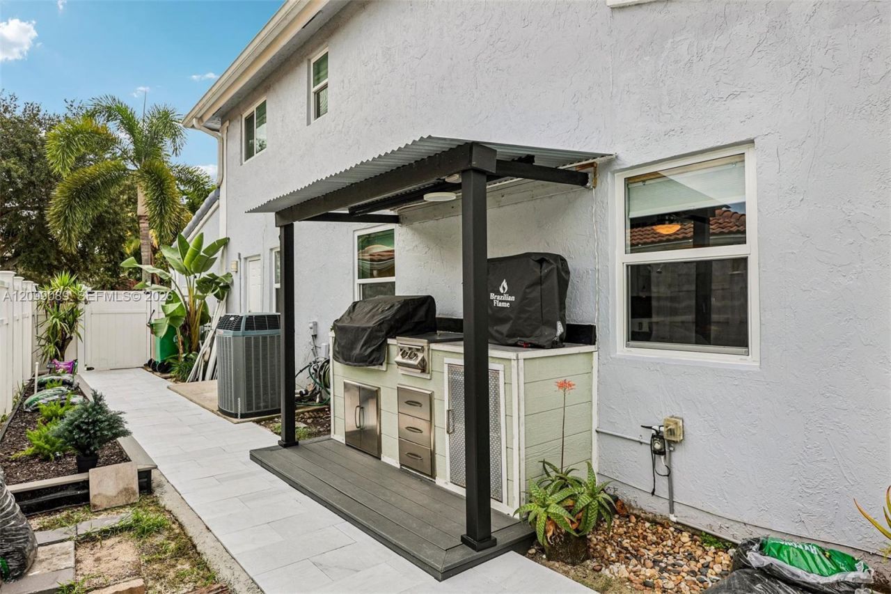 5821 Hawkes Bluff Ave , Davie, FL 33331 Photo