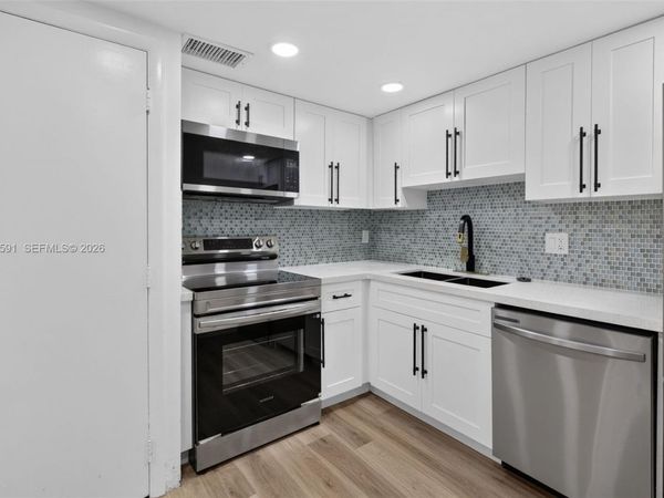 4172 Inverrary Dr , Unit 203, Lauderhill, FL 33319
