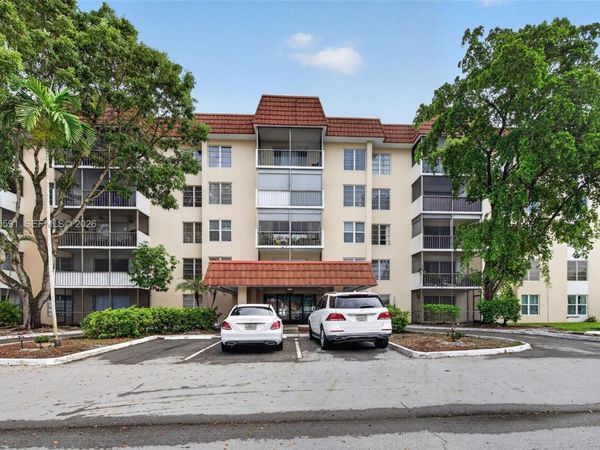 4172 Inverrary Dr , Unit 203, Lauderhill, FL 33319