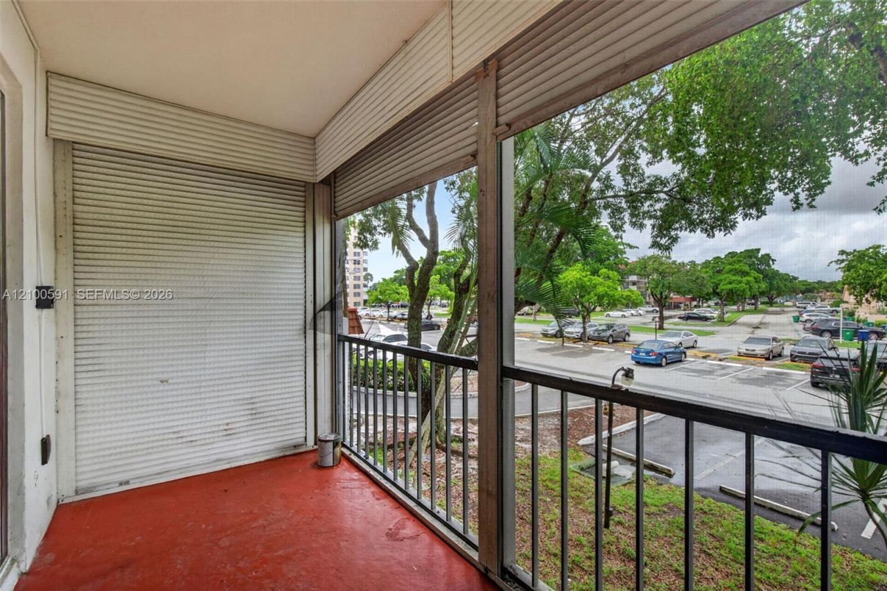4172 Inverrary Dr , Unit 203, Lauderhill, FL 33319 Photo